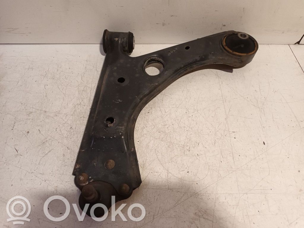 Opel Corsa E Рычаг 