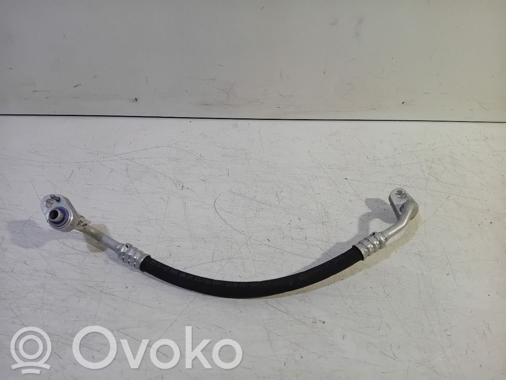 BMW iX Ilmastointilaitteen putki (A/C) 