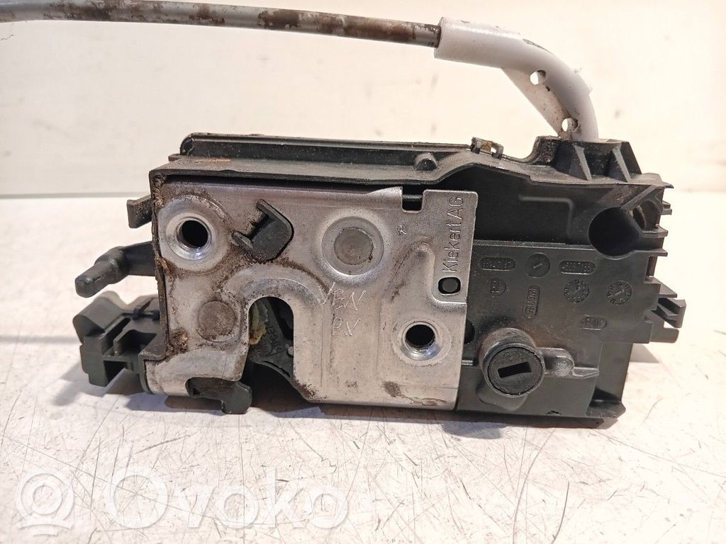 Citroen C4 II Priekšpusē slēdzene 