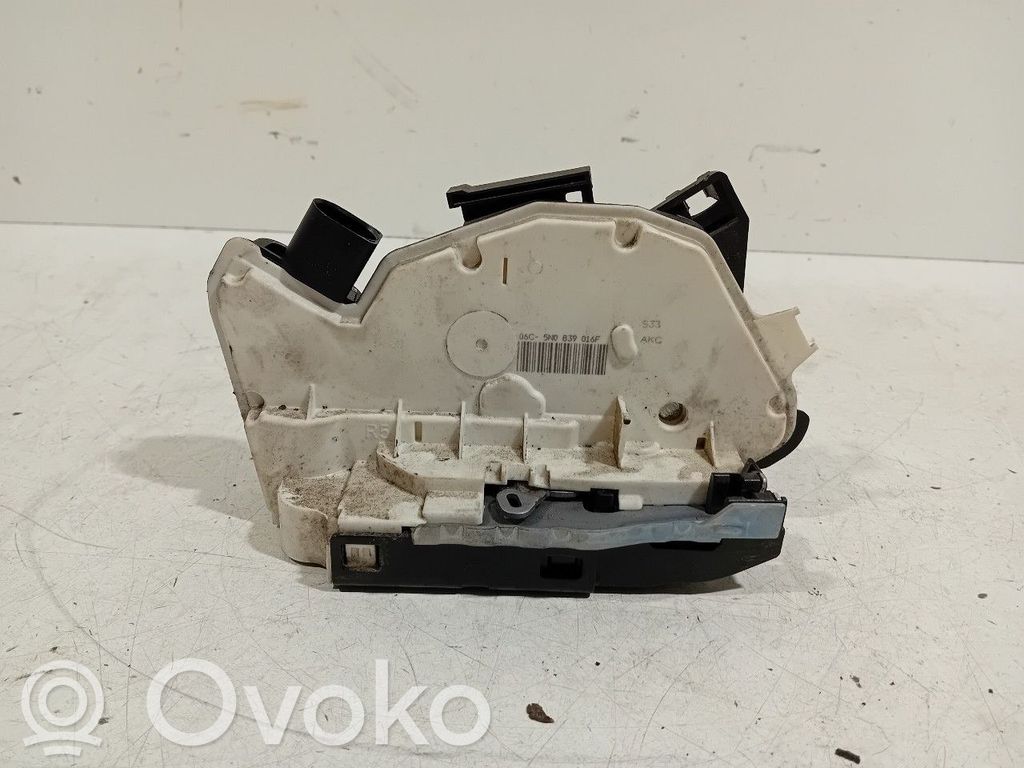 Skoda Fabia Mk2 (5J) Zamek drzwi tylnych 