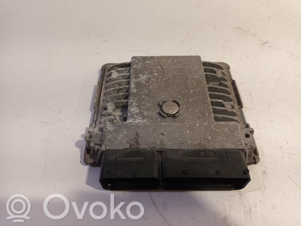 Volkswagen Golf VI Engine control unit/module 