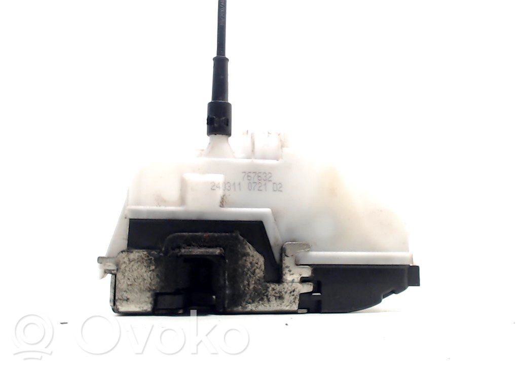 Renault Twingo II Front door lock 