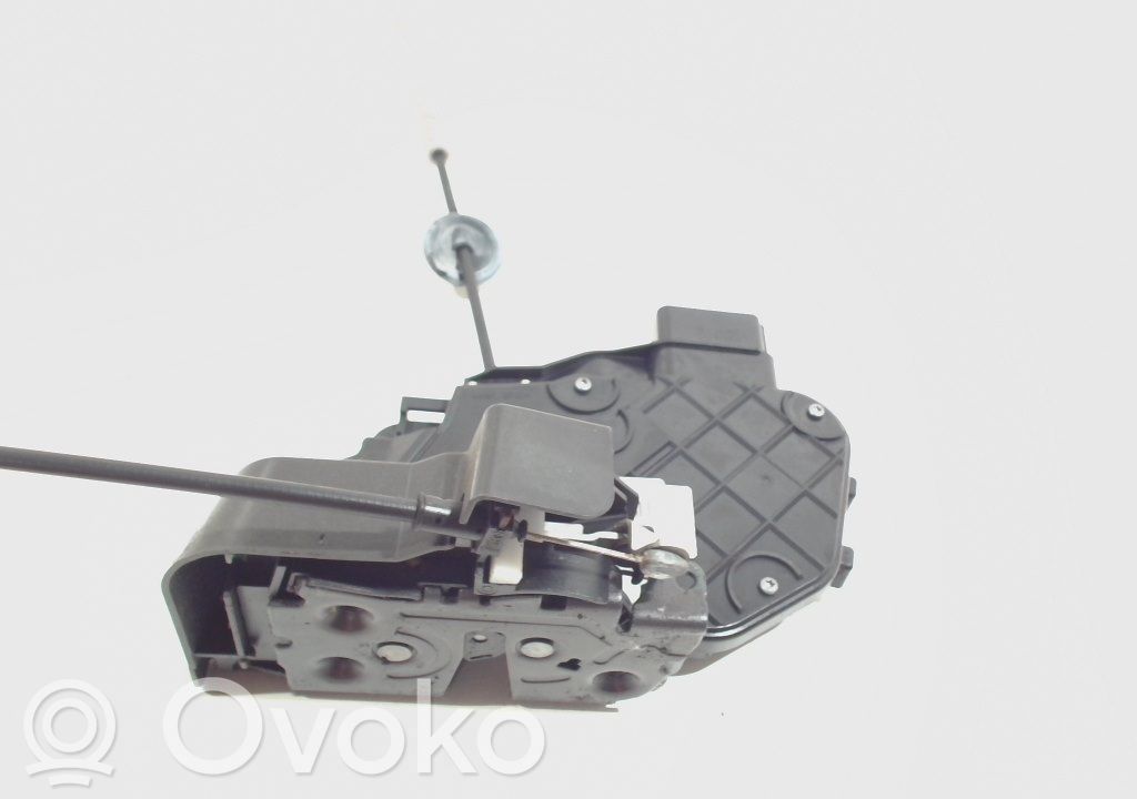 Volvo S80 Priekšpusē slēdzene 