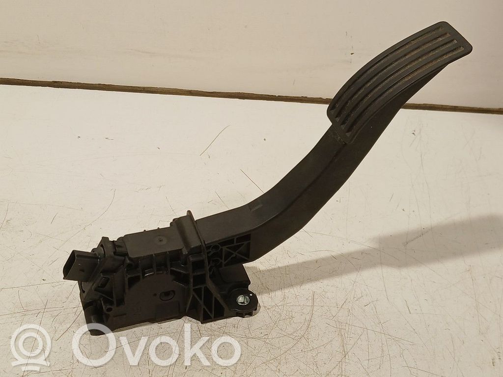 Lynk & co 01 Kaasupoljin 