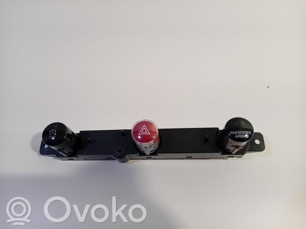 Fiat 500X Hazard light switch 