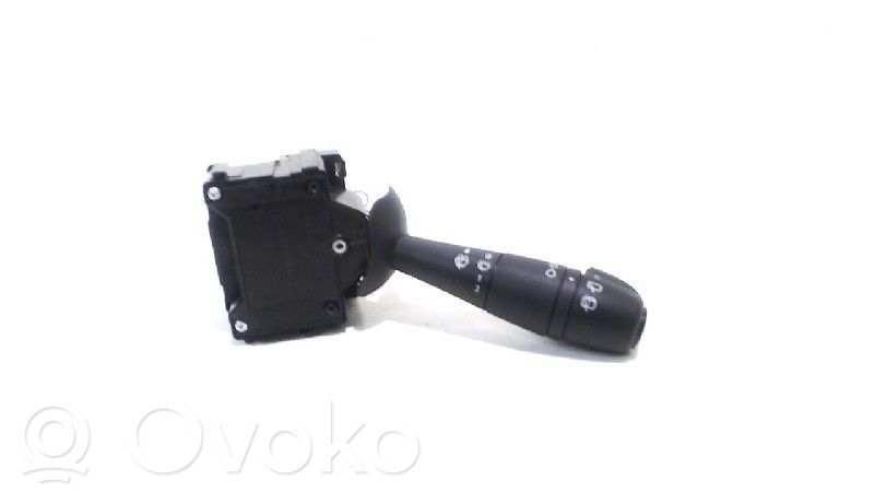 Renault Twingo III Wiper control stalk 