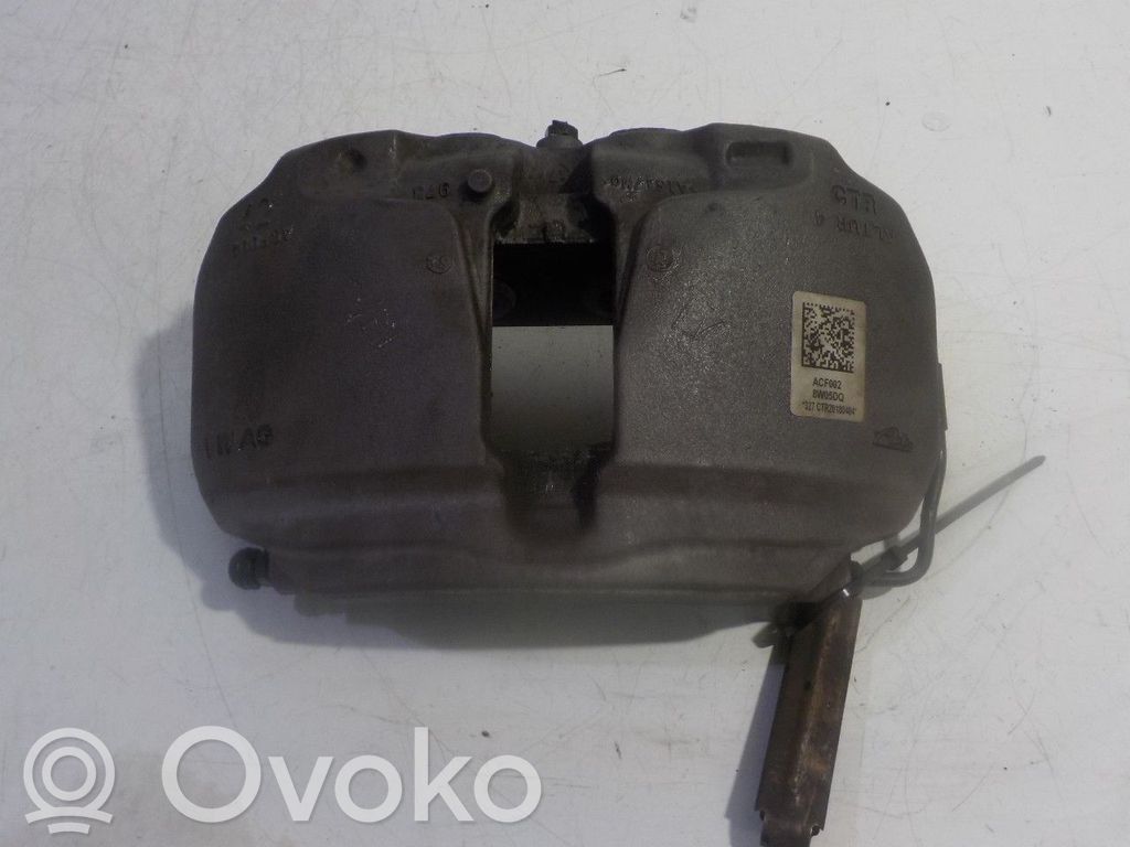 Audi A4 S4 B9 Zacisk hamulcowy przedni 