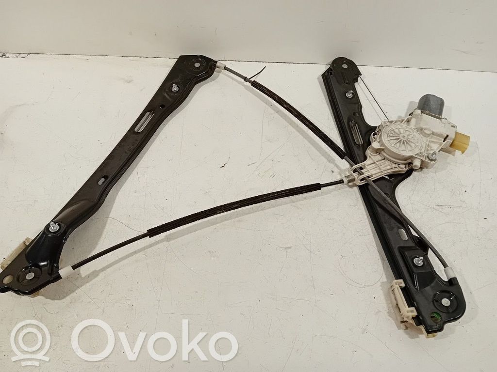 BMW 1 E81 E87 Front door window regulator with motor 