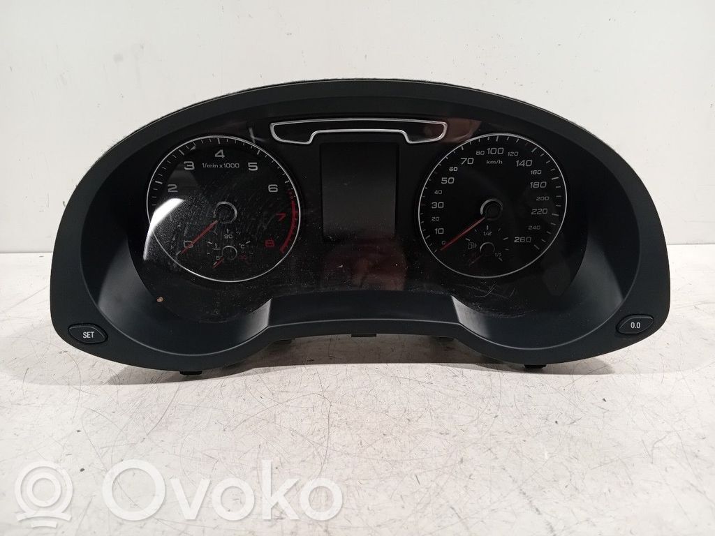 Audi Q3 8U Nopeusmittari (mittaristo) 