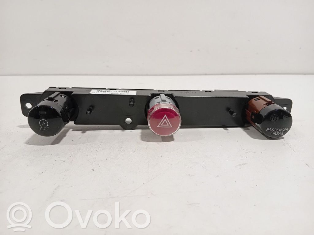 Fiat 500X Hazard light switch 
