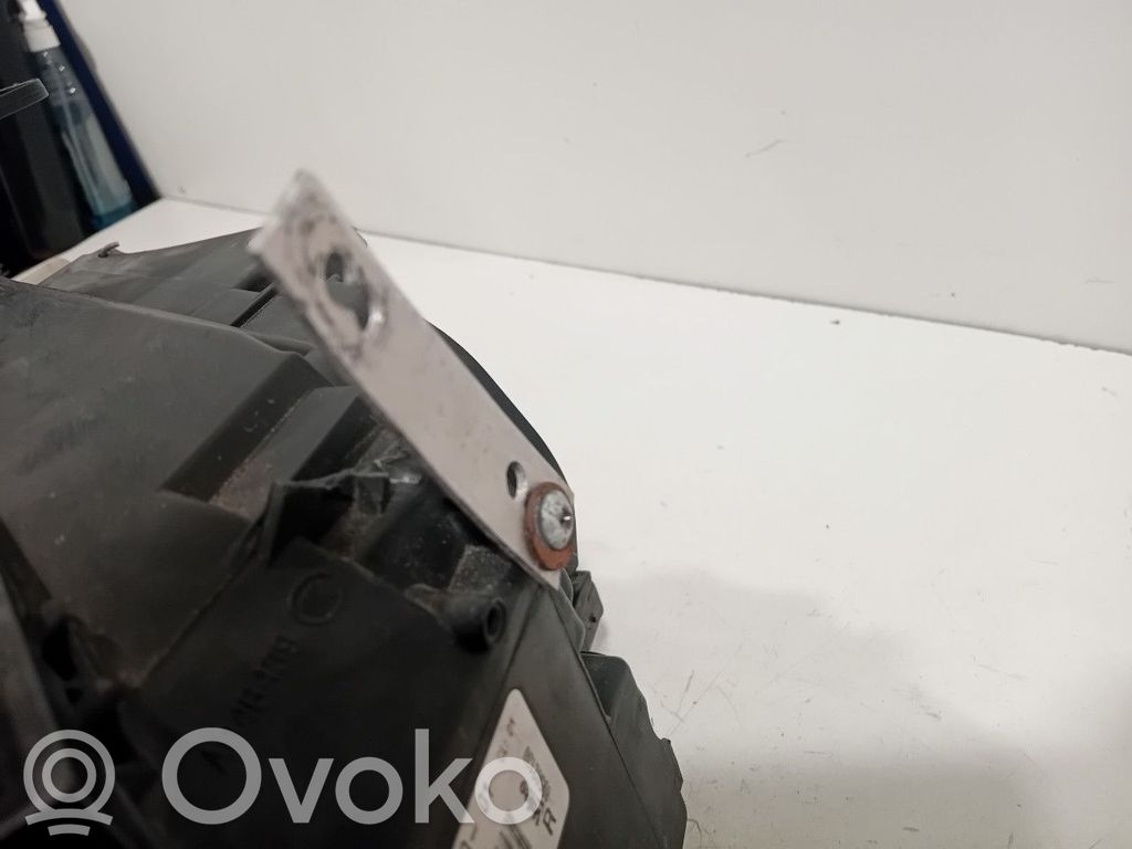 Scheinwerfer   63117249650