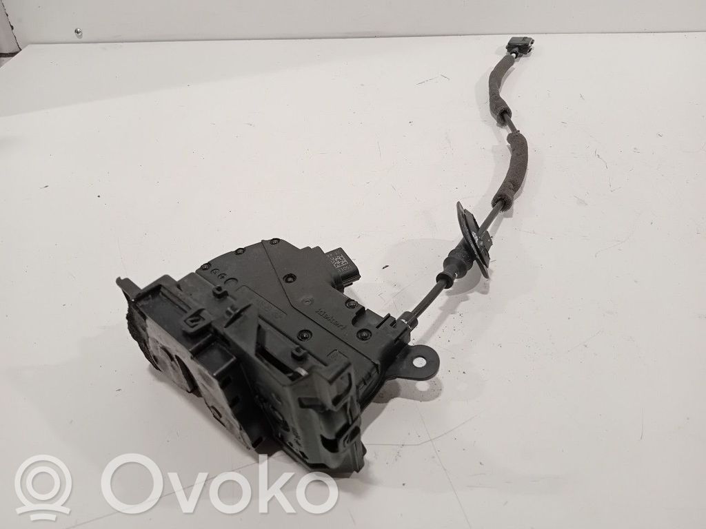 Renault Clio IV Priekšpusē slēdzene 