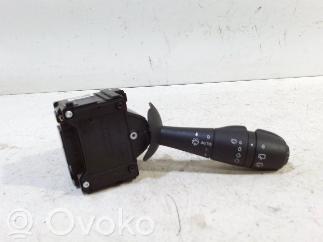 Renault Twingo III Wiper control stalk 
