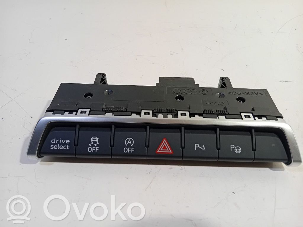 Audi RS3 8Y Hazard light switch 
