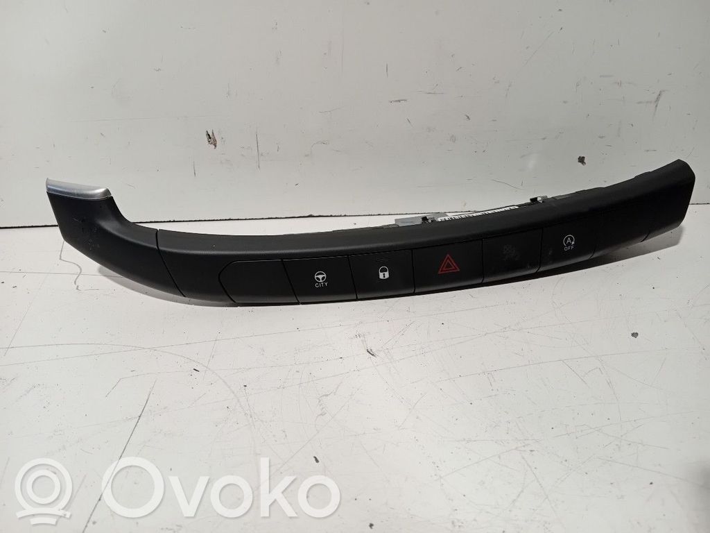 Fiat Tipo Hazard light switch 