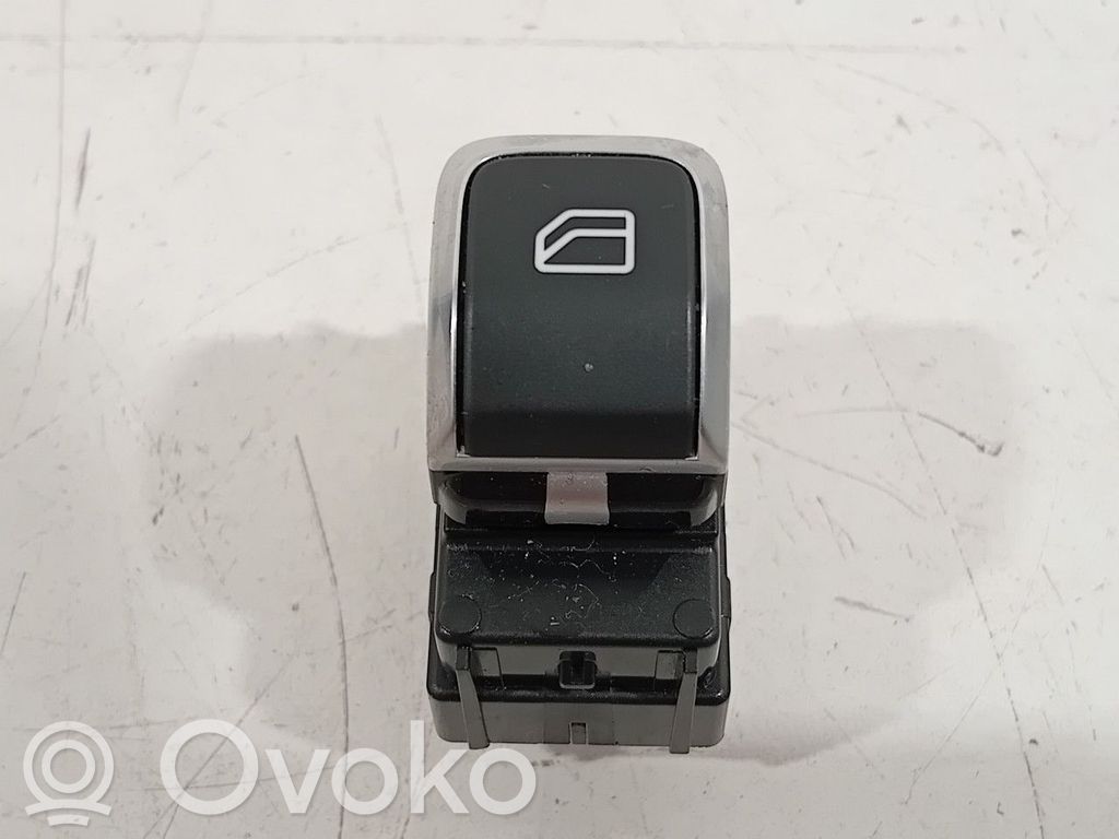Lynk & co 01 Front door window switch trim 