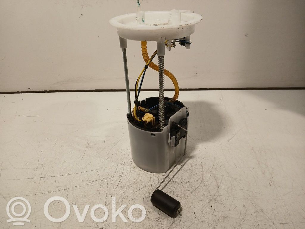 Lynk & co 01 Bomba interna de combustible 