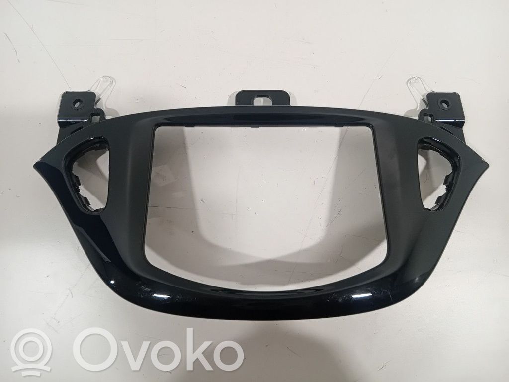 Opel Corsa E Priekšējā sliekšņa dekoratīvā apdare (iekšējā) 