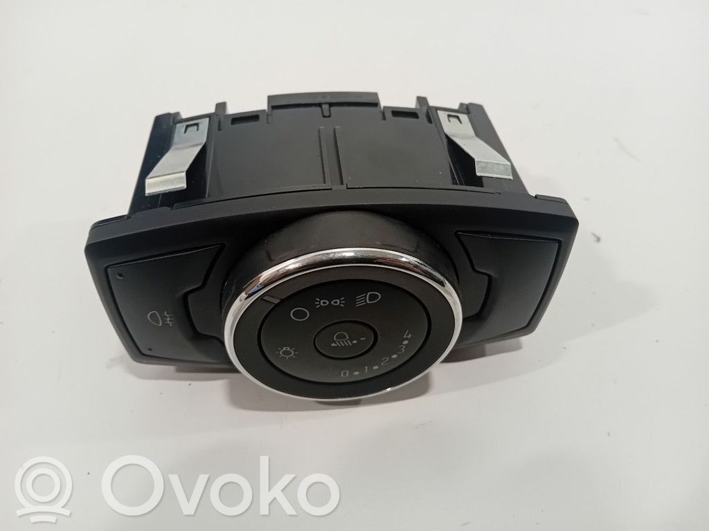 Lichtschalter   10097650