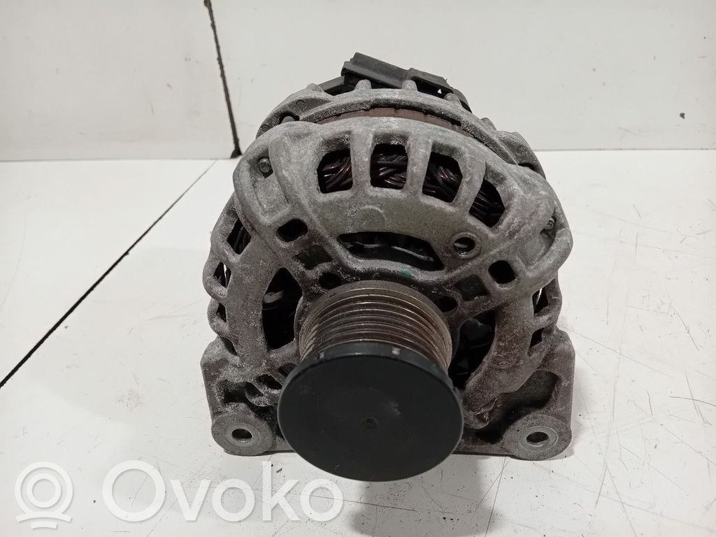 Renault Captur Ģenerators 
