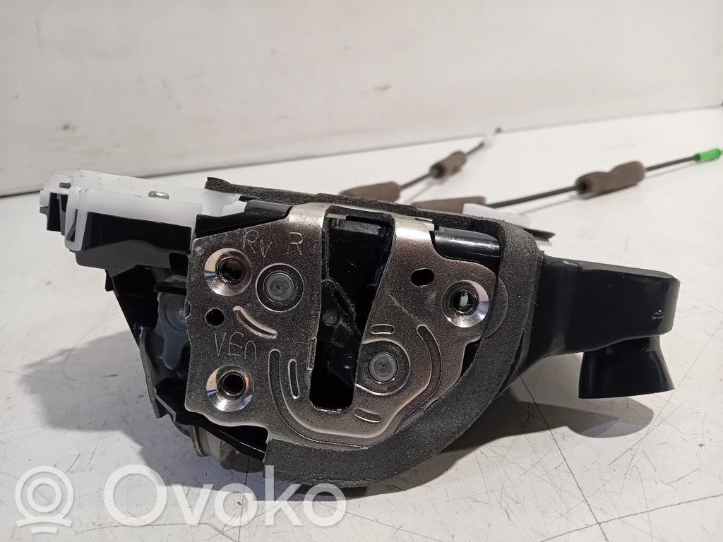 Zamek drzwi przednich   M7311530