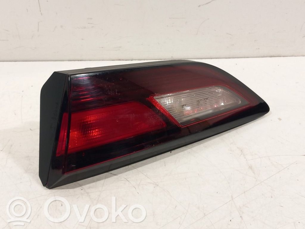 Opel Astra K Lampy tylnej klapy bagażnika 