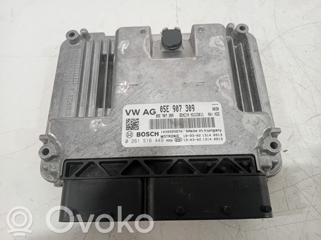 Unidad de control/módulo del motor   05E907309