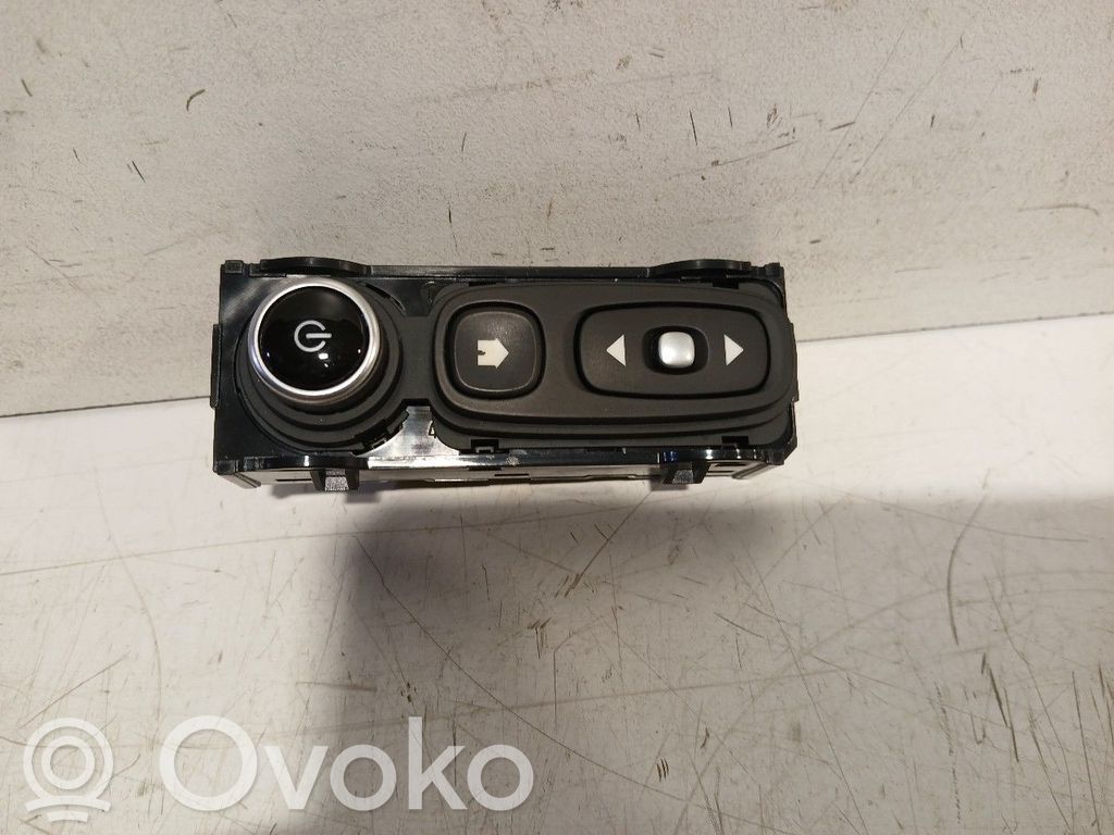 Renault Clio IV Otras partes del panel de instrumentos 