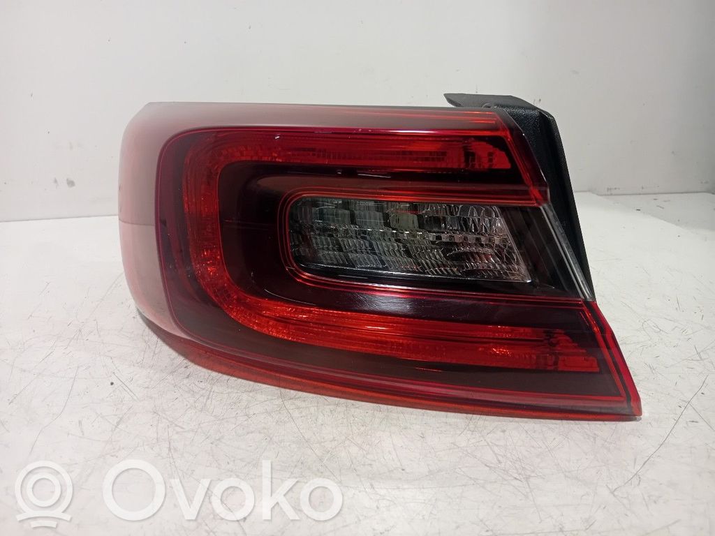Renault Talisman Aizmugurējais lukturis virsbūvē 