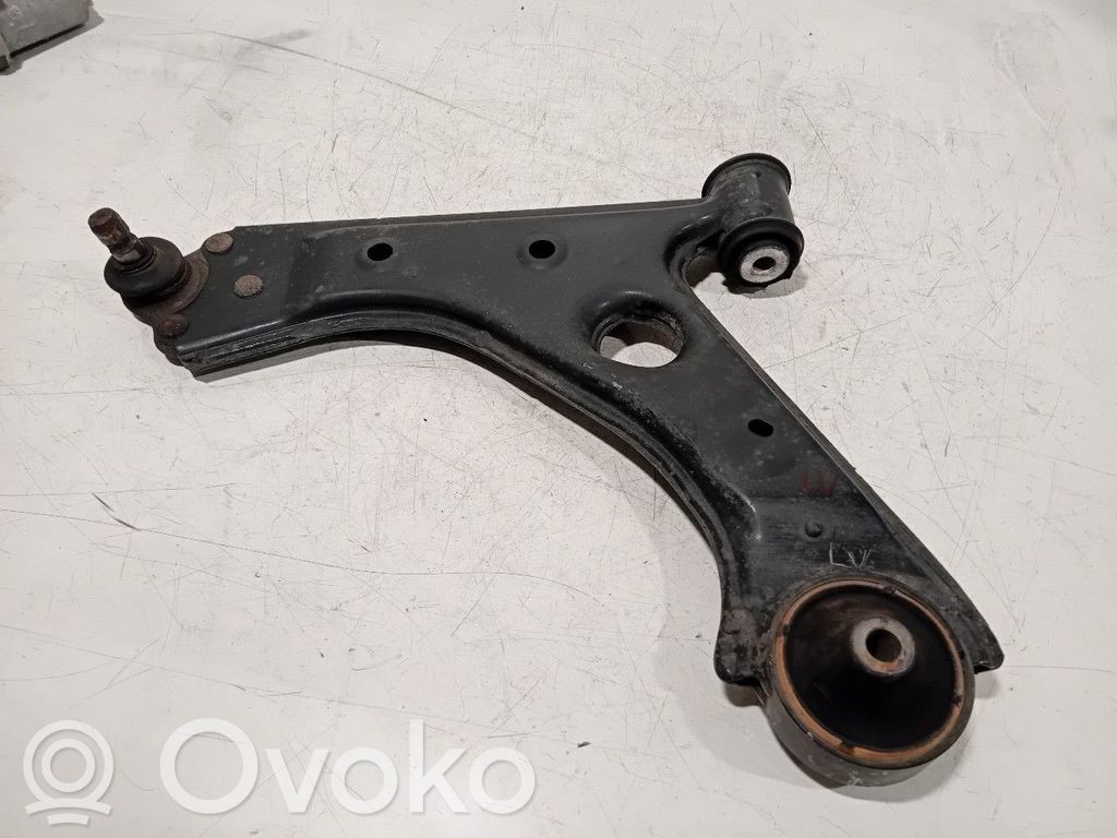Opel Corsa E Рычаг 