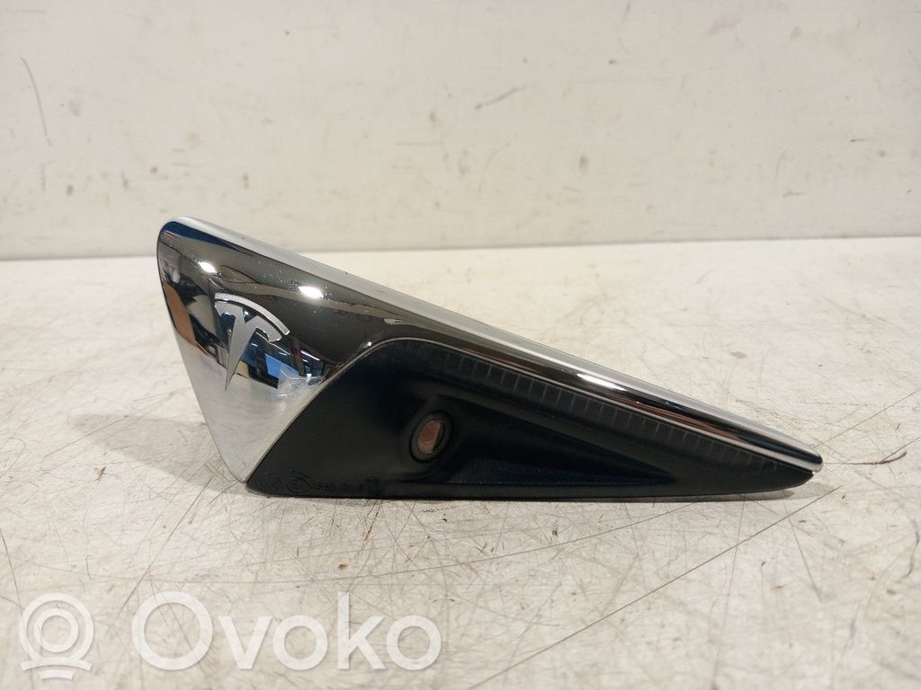 Tesla Model 3 Caméra de pare-chocs avant 