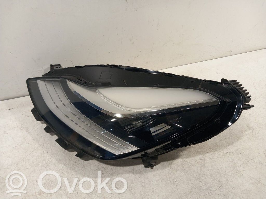 Tesla Model 3 Scheinwerfer 