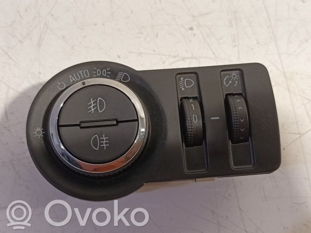 Opel Astra J Light switch 