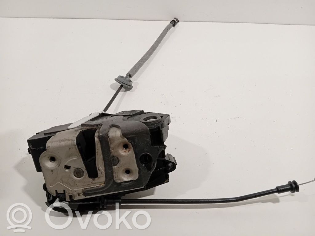 Volvo V60 Aizmugurē slēdzene 