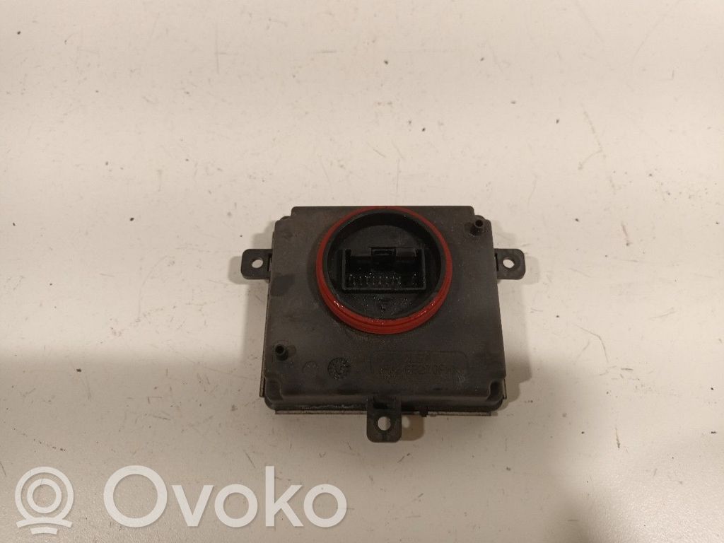 Volkswagen PASSAT B8 Ajovalojen virranrajoitinmoduuli Xenon 