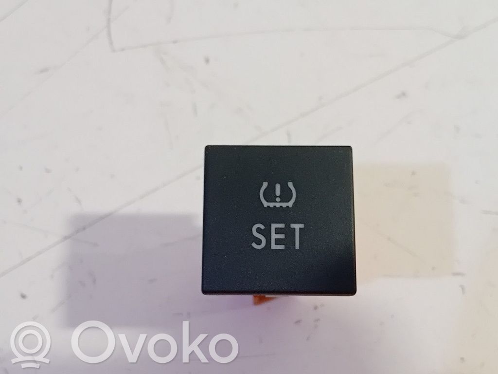 Volkswagen Scirocco Tire pressure sensor 