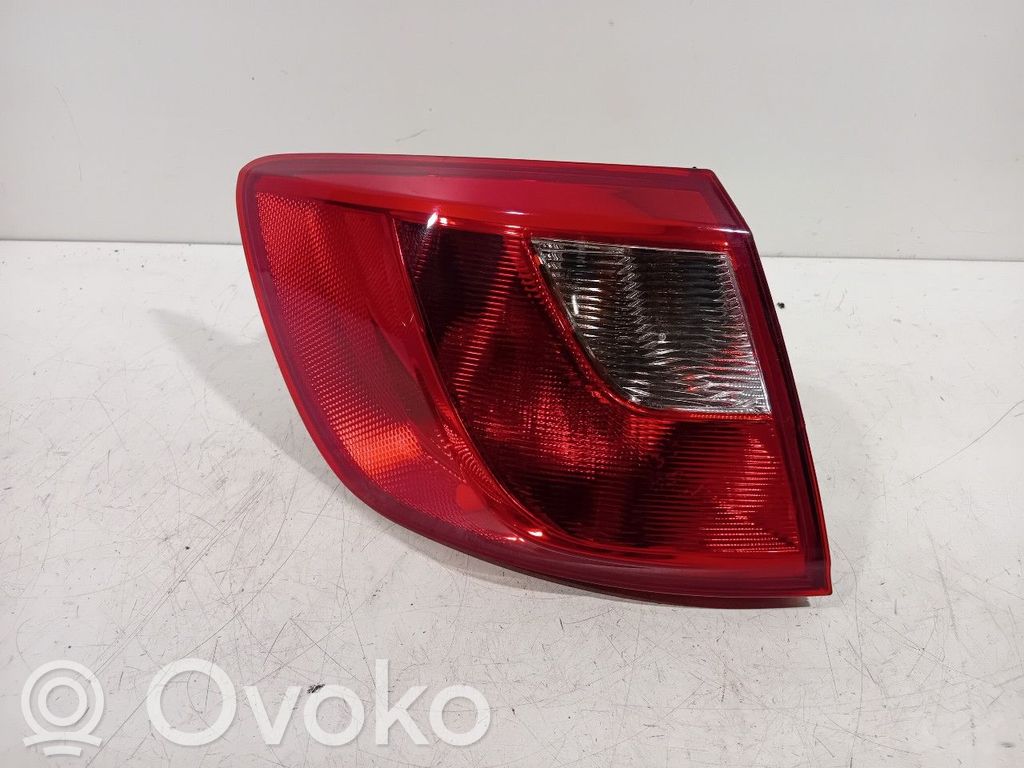 Lampa tylna   11C304,6J8945095