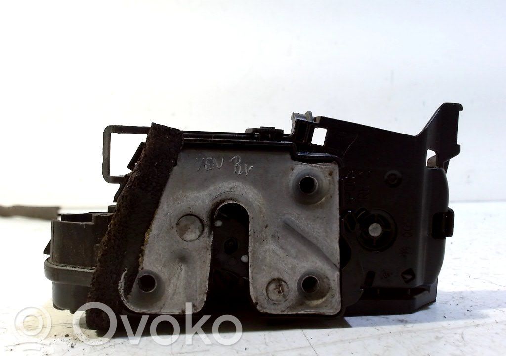 Etuoven lukko