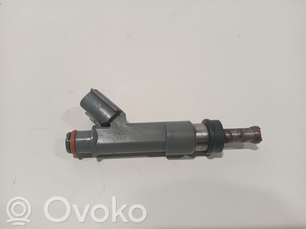 Inyector de combustible   2325001110