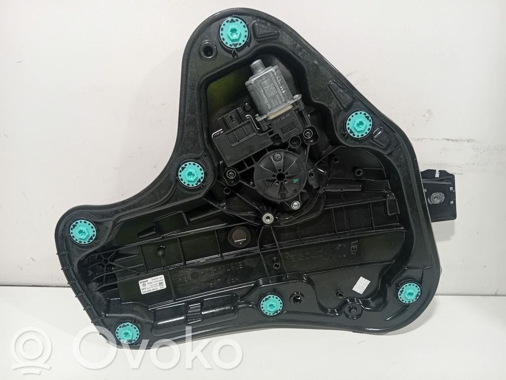 Volkswagen Golf VIII Macara geam ușă spate cu motor 