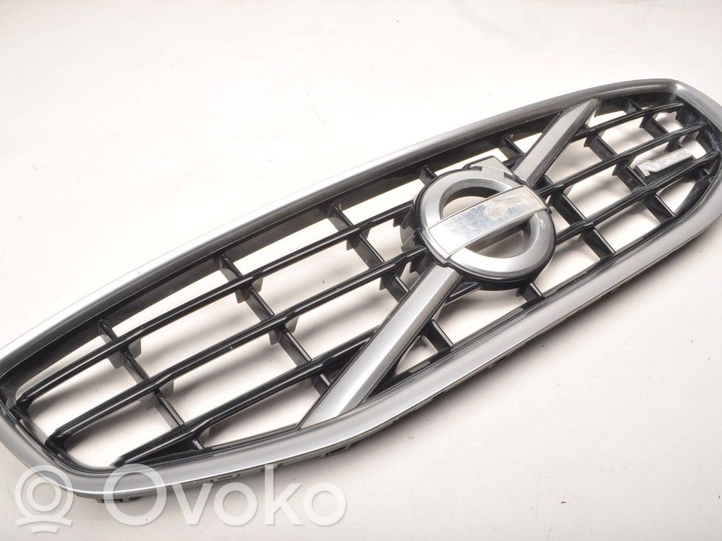 Volvo V60 Etusäleikkö 