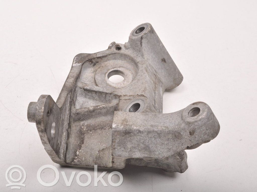 Engine mounting bracket   31670033