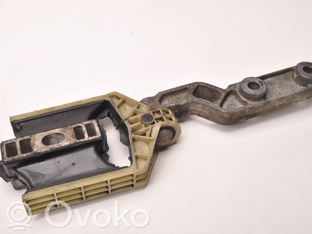Engine mounting bracket   31480554
