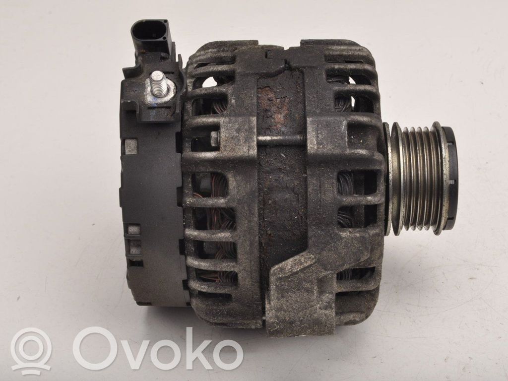 Volvo V40 Ģenerators 