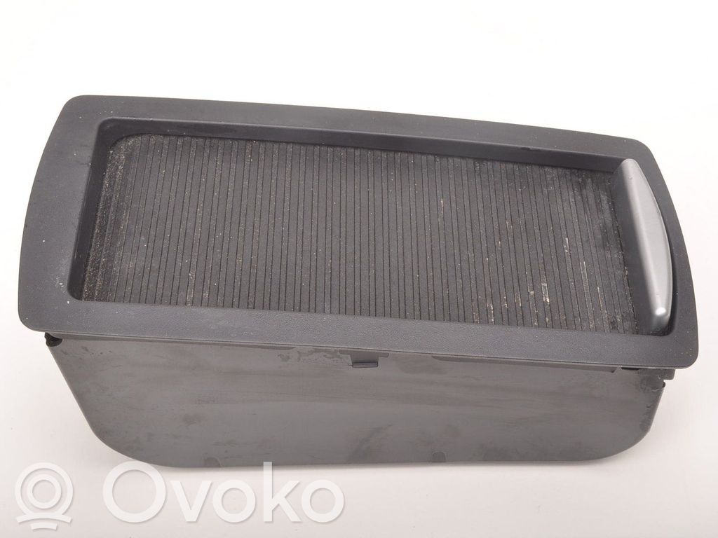Volvo C70 Puodelio laikiklis 