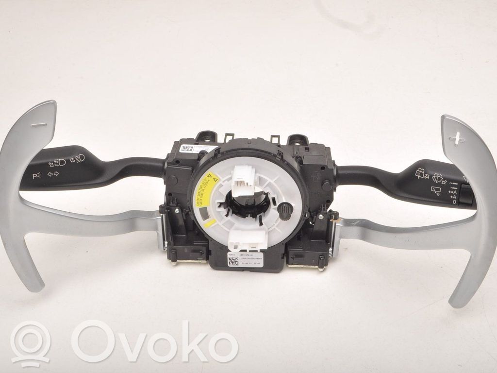 Alfa Romeo Tonale Un conjunto de interruptores 