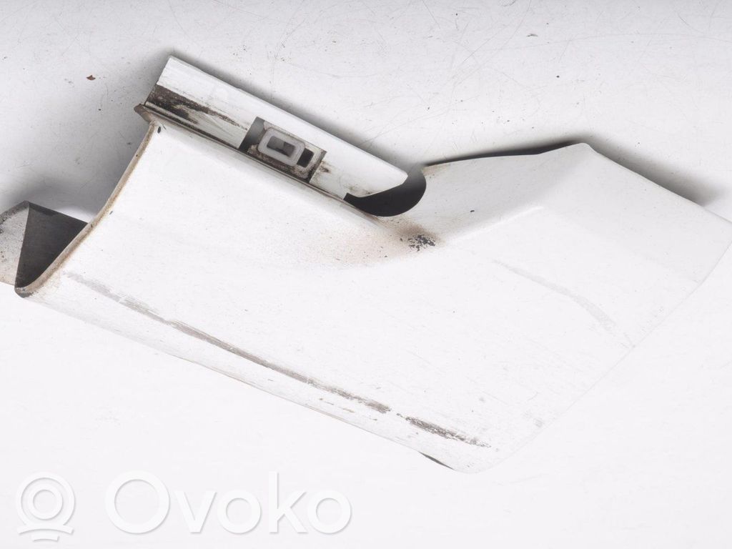 Volvo V70 Kojų erdvės šonine apdaila 