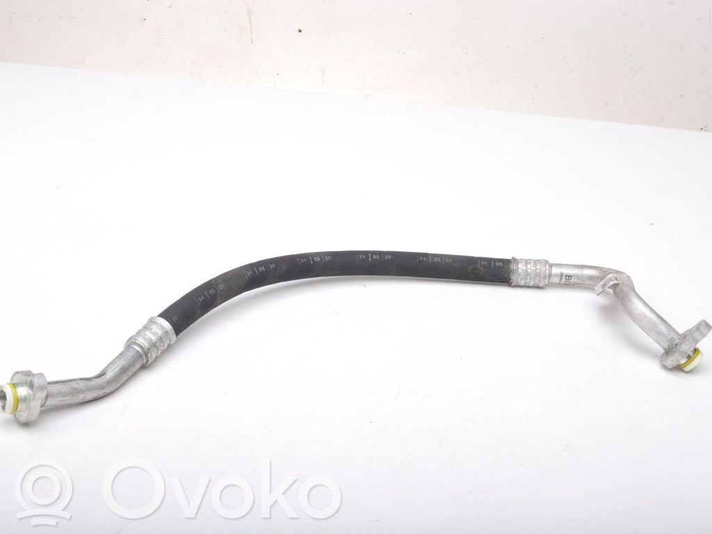 Ilmastointilaitteen putki (A/C)   31694877