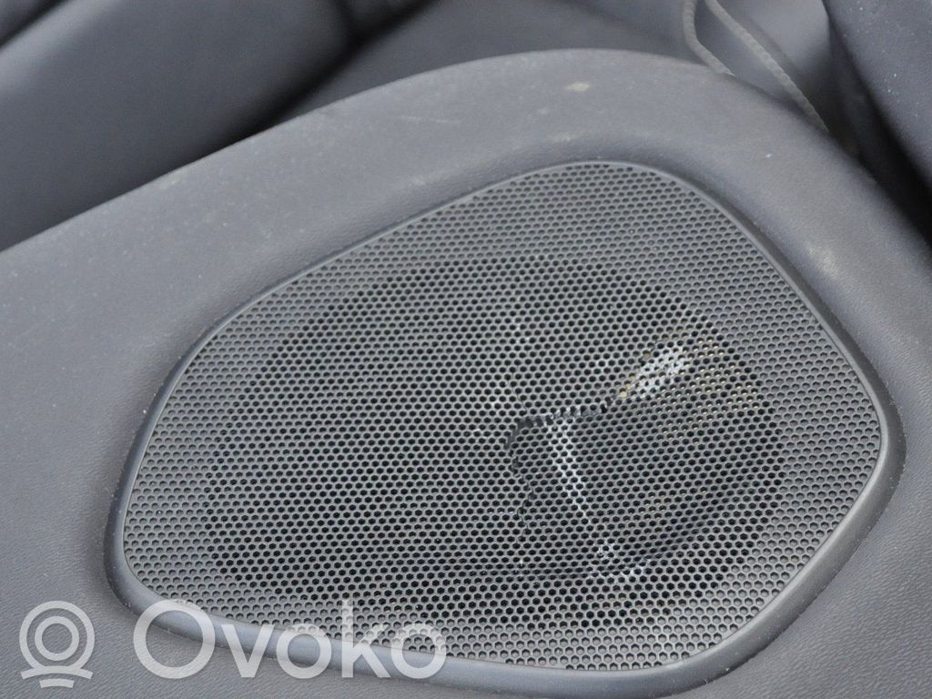 Volvo XC60 Istuimien ja ovien verhoilusarja 