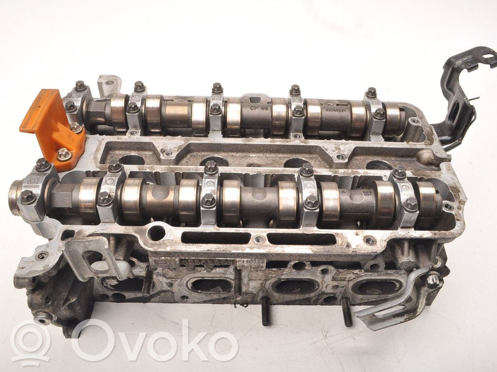 Opel Astra J Engine head 